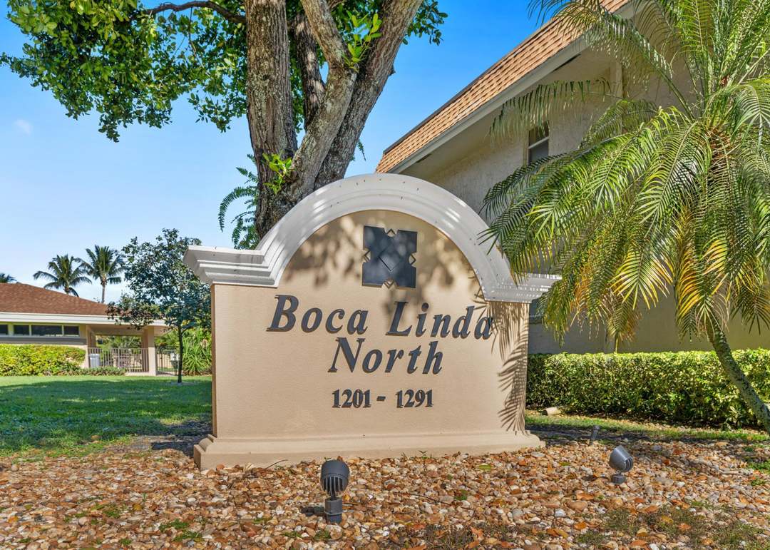 Boca Linda North Entrance Sign